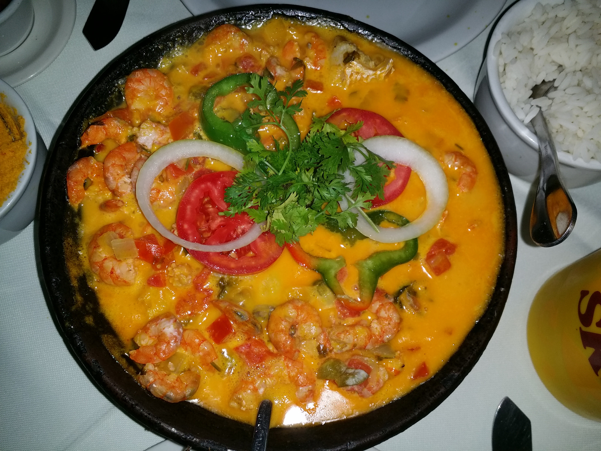 Moqueca Baiana em panela de barro